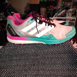 Adidas / Terrex 240 / 8 mm  Drop